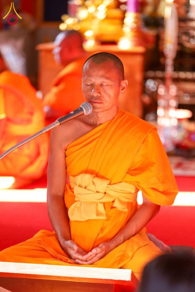 ภาพ No.181220:พิธีบรรพชาอุปสมบท ณ วัดเกาะแก้วประชานุรักษ์ ต.ชัยนาม อ.วังทอง จ.พิษณุโลก ในโครงการบรรพชาอุปสมบท บูชาธรรมมหาปูชนียาจารย์ วันที่ 8 ธันวาคม พ.ศ. 2567