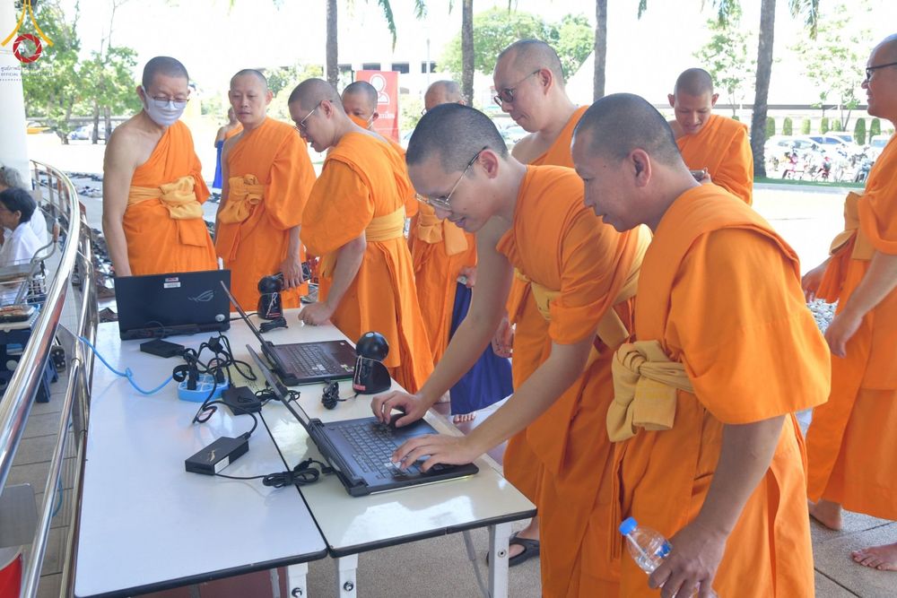 ภาพ No.147719:พิธีถวายภัตตาหารเมนูสวรรค์ ในพรรษาแห่งการเข้าถึงธรรม วันเสาร์ที่ 10 สิงหาคม พ.ศ. 2567 ณ หอฉันคุณยายอาจารย์ฯ วัดพระธรรมกาย
