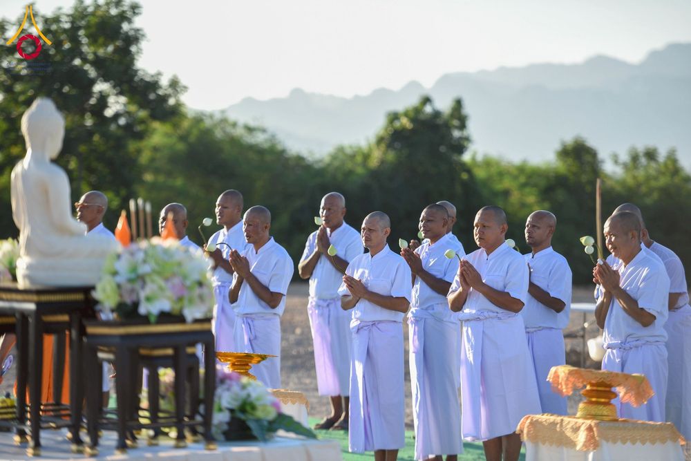 ภาพ No.278065:วันเสาร์ที่ 6 ธันวาคม พ.ศ. 2568 พิธีเวียนประทักษิณ ขอขมามอบผ้าไตร บรรพชาอุปสมบทหมู่ธรรมทายาท จำนวน 53 รูป โครงการอุปสมบทหมู่ รุ่นบูชาธรรมมหาปูชนียาจารย์ ประจำปี 2568 จังหวัดสระบุรี