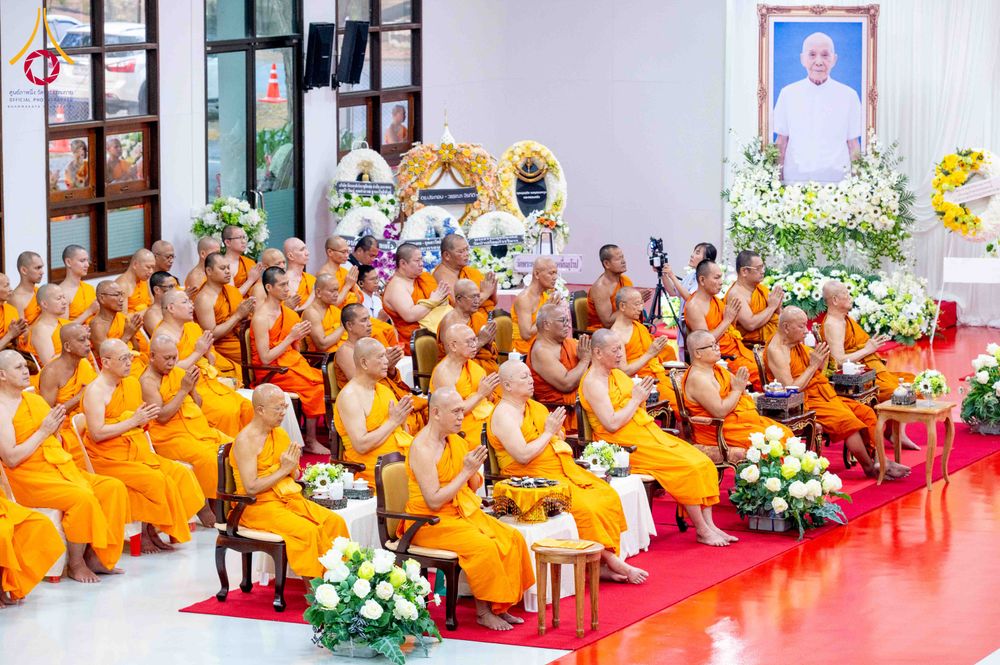 ภาพ No.314549:วันศุกร์ที่ 20 มีนาคม พ.ศ. 2569 พิธีบำเพ็ญกุศล คุณพ่อณรงค์ จินตมากุล โยมบิดา พระครูปลัดรัตนวีรวัฒน์ (รังสฤษดิ์ อิทฺธิจินตโก) ที่ปรึกษาเจ้าคณะจังหวัดปทุมธานี เจ้าอาวาสวัดพระธรรมกาย  ณ ห้องปลูกศรัทธา 2 วัดพระธรรมกาย ปทุมธานี