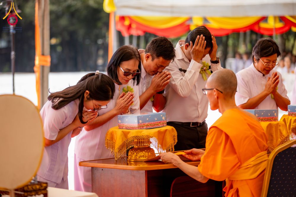 ภาพ No.285785:วันพุธที่ 10 ธันวาคม พ.ศ.2568  พิธีตอกเสาเข็มมงคลต้นสุดท้าย รองรับองค์พระเจดีย์เพื่อสร้างสันติภาพโลก ณ ศูนย์ปฏิบัติธรรมและศูนย์อบรมเยาวชน ชัยนาท