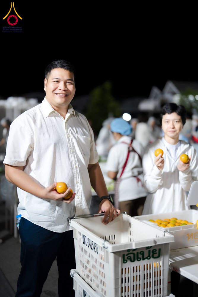 ภาพ No.288205:วันที่ 5 มกราคม พ.ศ. 2569 พิธีถวายภัตตาหารเป็นสังฆทาน แด่พระธรรมยาตรา ในโครงการธรรมยาตรา กตัญญูบูชา มหาปูชนียาจารย์ พระมงคลเทพมุนี(สด จนฺทสโร) พระผู้ปราบมาร อนุสรณ์สถาน 7 แห่ง ปีที่ 14 ณ อนุสรณ์สถานมหาวิหารพระมงคลเทพมุนี (โลตัสแลนด์) อ.สองพี่น้อง จ.สุพรร