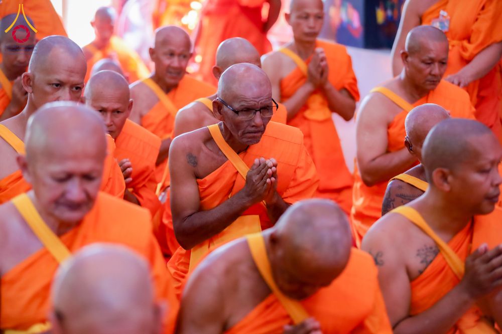 ภาพ No.285422:วันเสาร์ที่ 6 ธันวาคม พ.ศ.2568  พิธีอุปสมบทหมู่ ธรรมทายาท รุ่นบูชาธรรมมหาปูชนียาจารย์ ประจำปี 2568  ณ วัดเกาะแก้วประชานุรักษ์ ต.ชัยนาม อ.วังทอง จ.พิษณุโลก