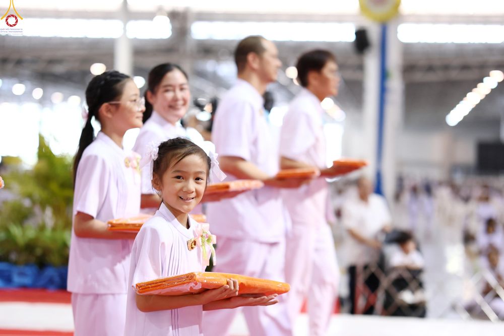 ภาพ No.318448:วันอาทิตย์ต้นเดือนที่ 5 เมษายน พ.ศ.2569 พิธีทอดผ้าป่าสมทบมหาสังฆทาน 40,000 กว่าวัดทั่วประเทศ ณ สภาธรรมกายสากล วัดพระธรรมกาย