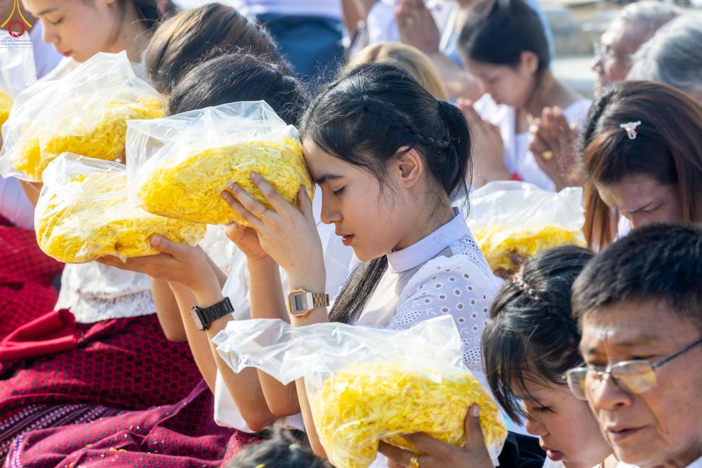 ภาพ No.299316:วันที่ 18 มกราคม พ.ศ. 2569 พิธีต้อนรับพระธรรมยาตรา ณ อนุสรณ์สถานลำดับที่ 5 สถานที่เผยแผ่วิชชาธรรมกายครั้งแรก อนุสรณ์สถานบางปลา วัดบางปลา อำเภอบางเลน จังหวัดนครปฐม ในโครงการธรรมยาตรา กตัญญูบูชา มหาปูชนียาจารย์ พระมงคลเทพมุนี(สด จนฺทสโร) พระผู้ปราบมาร อนุส