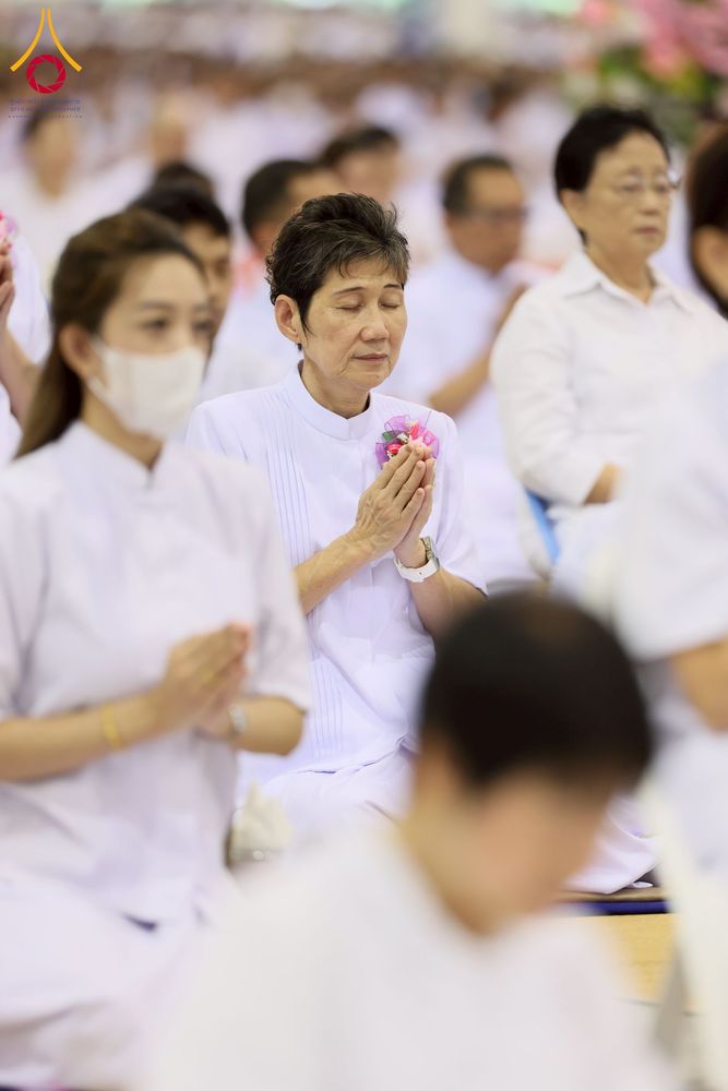 ภาพ No.258178:วันอาทิตย์ที่ 5 ตุลาคม พ.ศ. 2568 พิธีบูชาข้าวพระ ณ สภาธรรมกายสากล วัดพระธรรมกาย