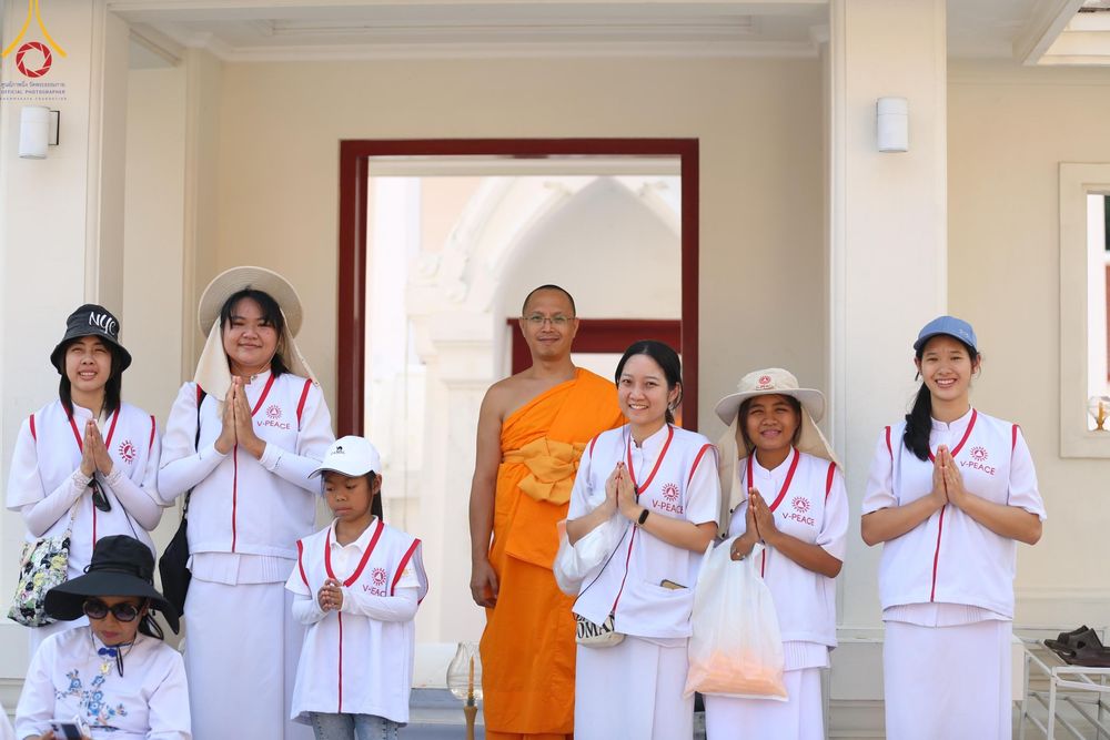 ภาพ No.117002:V.16 เป็นทีม การเตรียมงาน เก็บงาน การรับบุญของเจ้าหน้าที่หน่วยงานต่างๆ เพื่อโครงการธรรมยาตรา กตัญญูบูชามหาปูชนียาจารย์ พระมงคลเทพมุนี (สด จนฺทสโร) พระผู้ปราบมาร อนุสรณ์สถาน 7 แห่ง ปีที่ 12 ระหว่างวันที่ 2 - 31 มกราคม พ.ศ. 2567