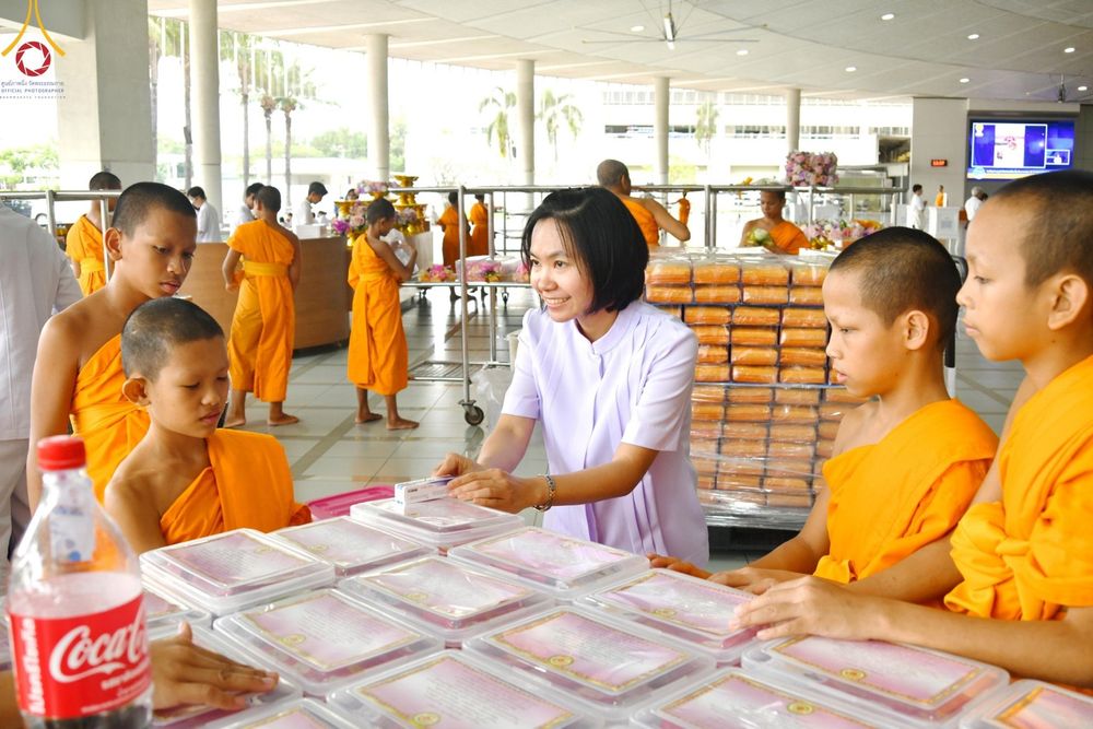 ภาพ No.182390:พิธีถวายภัตตาหารเมนูสวรรค์ "เพื่อการบรรลุธรรม" วันเสาร์ที่ 14 ธันวาคม พ.ศ. 2567 ณ หอฉันคุณยายอาจารย์ฯ วัดพระธรรมกาย