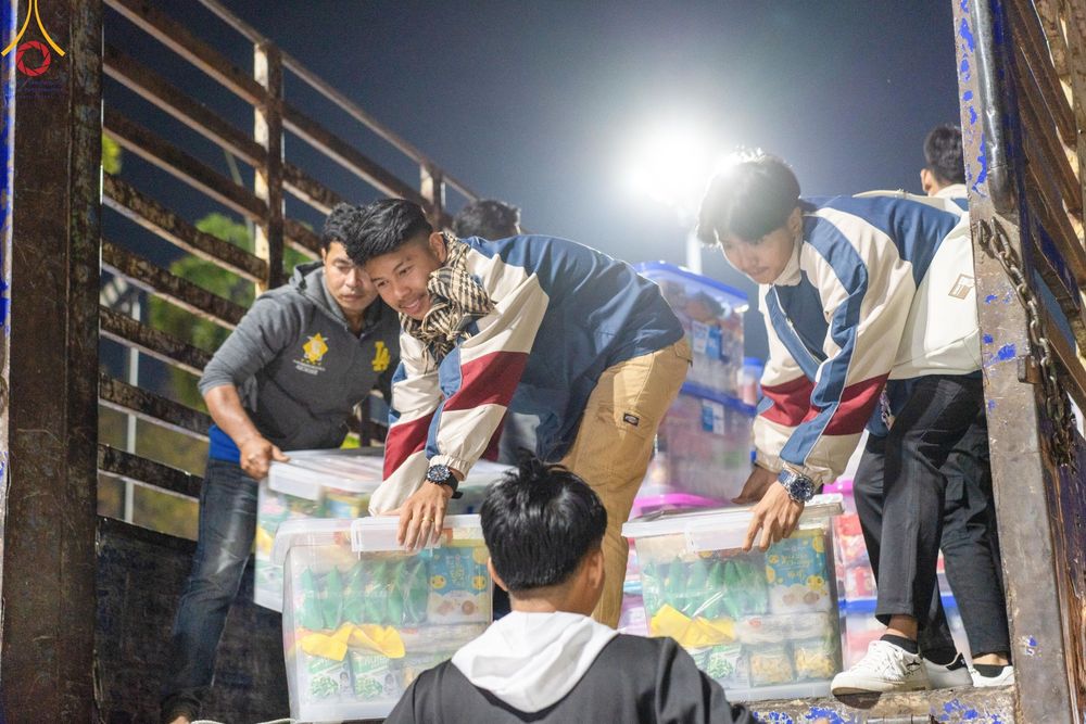 ภาพ No.185624:V.47 เบื้องหลังของเบื้องหน้า งานตักบาตรพระ 10,000 รูป ณ จ.กาญจนบุรี วันที่ 20-21 ธันวาคม พ.ศ. 2567