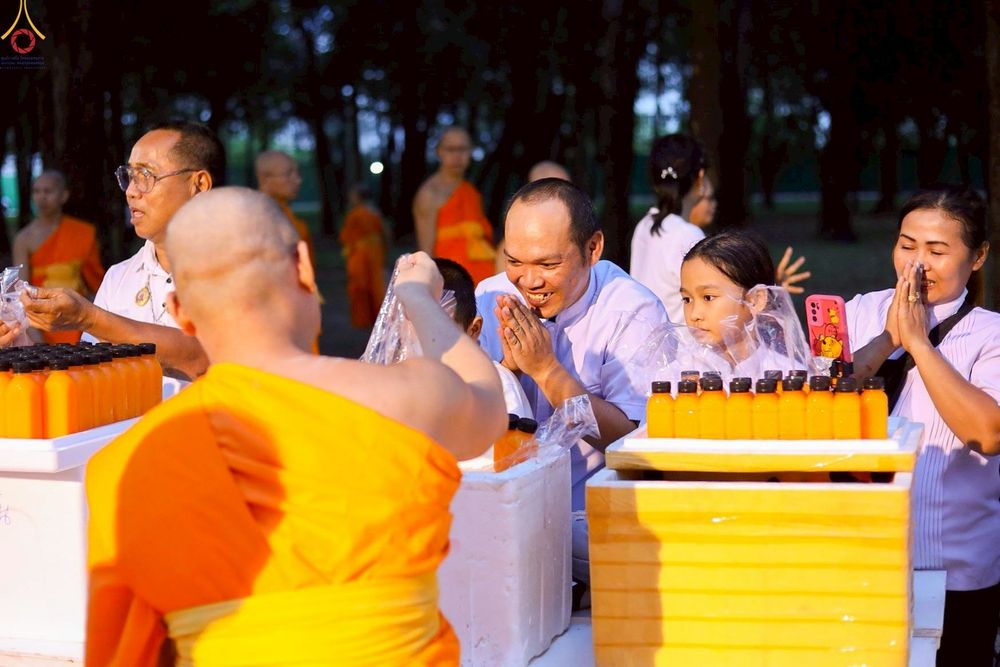 ภาพ No.250686:วันอังคารที่ 7 ตุลาคม พ.ศ. 2568 พิธีมหาปวารณาออกพรรษา ณ โบสถ์พระไตรปิฎก วัดพระธรรมกาย