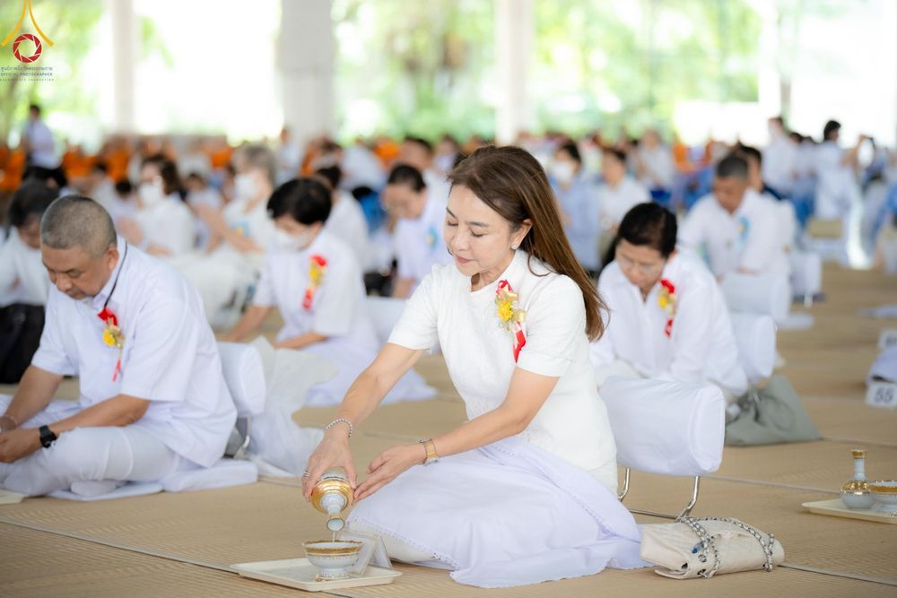 ภาพ No.143125:พิธีบุพเปตพลี ครั้งที่ 153 ร่วมอุทิศบุญแด่หมู่ญาติที่ล่วงลับไปแล้ว และสืบทอดอายุพระพุทธศาสนา ในวันศุกร์ที่ 5 กรกฏาคม พ.ศ.2567 (วันพระแรม 14 ค่ำ เดือน 7) ณ หอฉันคุณยายอาจารย์ฯ วัดพระธรรมกาย