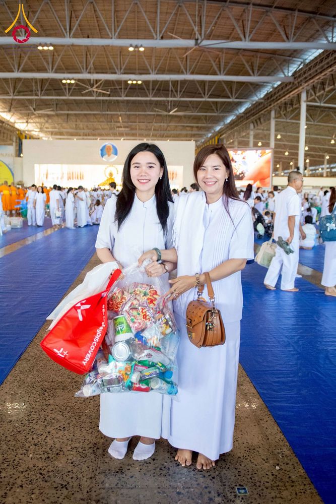 ภาพ No.277045:วันอาทิตย์ที่ 7 ธันวาคม พ.ศ. 2568 พิธีตักบาตรอาทิตย์ต้นเดือน ณ บ้านแก้วเรือนทองคุณยายฯ วัดพระธรรมกาย