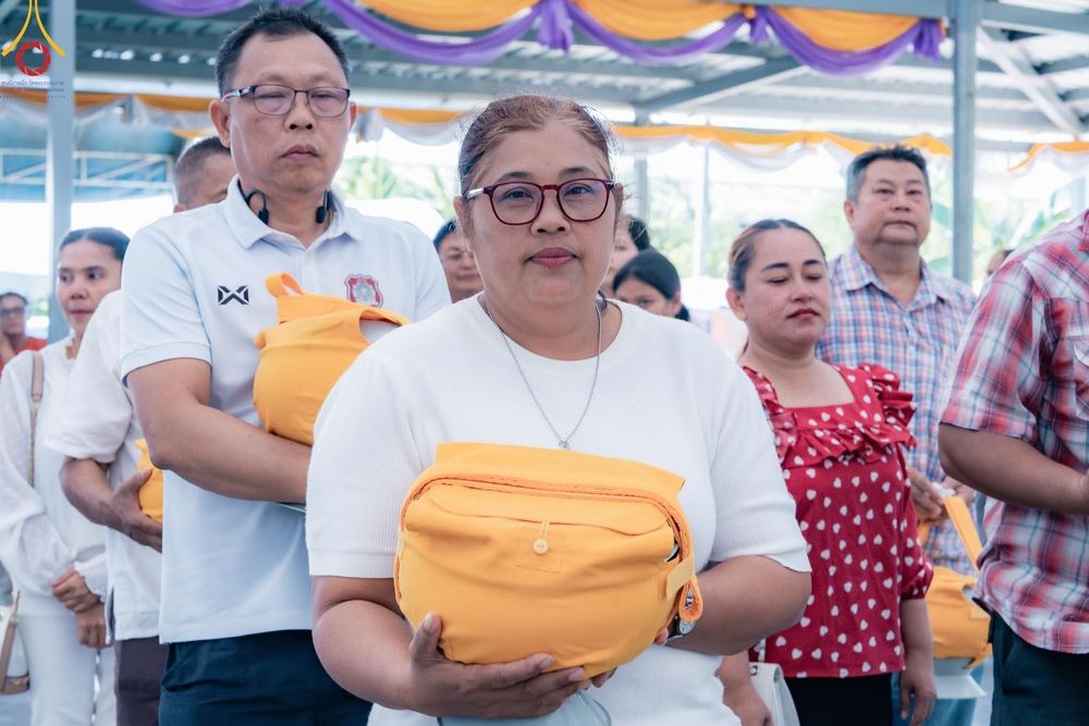ภาพ No.133493:พิธีขอขมารับผ้าไตร, พิธีบรรพชาสามเณร, สามเณรออกบิณฑบาต ในโครงการบรรพชาสามเณร ฟื้นฟูพระพุทธศาสนาทั่วไทย  ณ ศูนย์ปฏิบัติธรรม และอบรมเยาวชนเมืองยะลา วันที่ 3 เมษายน พ.ศ. 2567