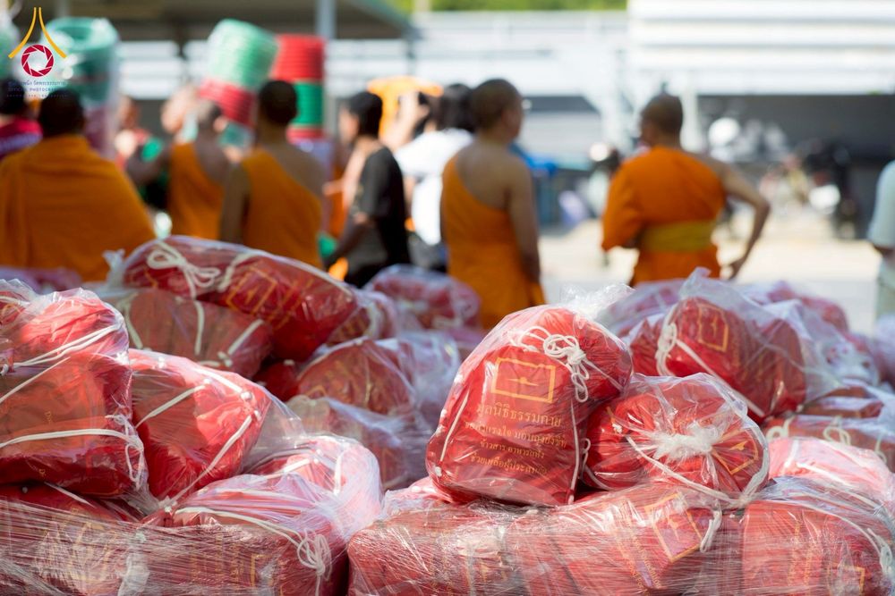 ภาพ No.273726:วันที่ 27 พฤศจิกายน พ.ศ. 2568 คณะศิษยานุศิษย์วัดพระธรรมกาย มูลนิธิธรรมกาย มอบอาหารและสิ่งของความช่วยเหลือให้พี่น้องชาวใต้ ผู้ประสบอุทกภัยน้ำท่วม