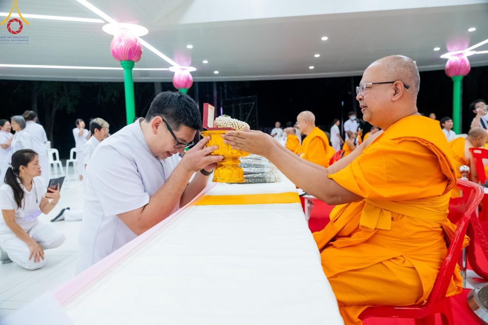 ภาพ No.123289:พิธีพระราชทานสัญญาบัตร พัดยศ และผ้าไตร แด่พระสงฆ์ในเขตปกครองคณะสงฆ์หนกลาง ณ วัดพระศรีมหาธาตุ เขตบางเขน กรุงเทพมหานคร และพิธีมุทิตาสักการะพระสังฆาธิการ ผู้ได้รับเลื่อนและตั้งสมณศักดิ์ ตามพระบรมราชโองการ ณ วัดพระธรรมกาย ในวันที่ 4 กุมภาพันธ์ พ.ศ. 2567