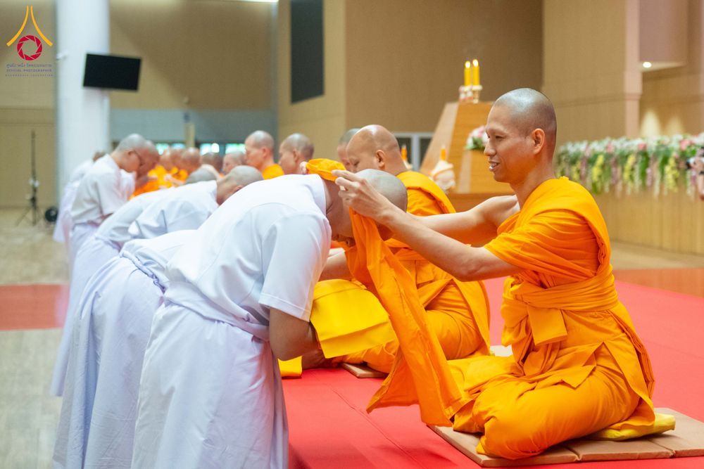 ภาพ No.319525:วันเสาร์ที่ 4 เมษายน พ.ศ.2569 พิธีขอขมา มอบผ้าไตร และถวายบาตรแด่นาคธรรมทายาท ในโครงการบรรพชาสามเณรฟื้นฟูพระพุทธศาสนาทั่วไทย โครงการหน่อแก้วเปรียญธรรม รุ่นที่ 14 โครงการสามเณรยุวธรรมทายาท รุ่นที่ 34 โครงการสามเณรมัชฌิมธรรมทายาท รุ่นที่ 30 ณ สภาธรรมกายสากล