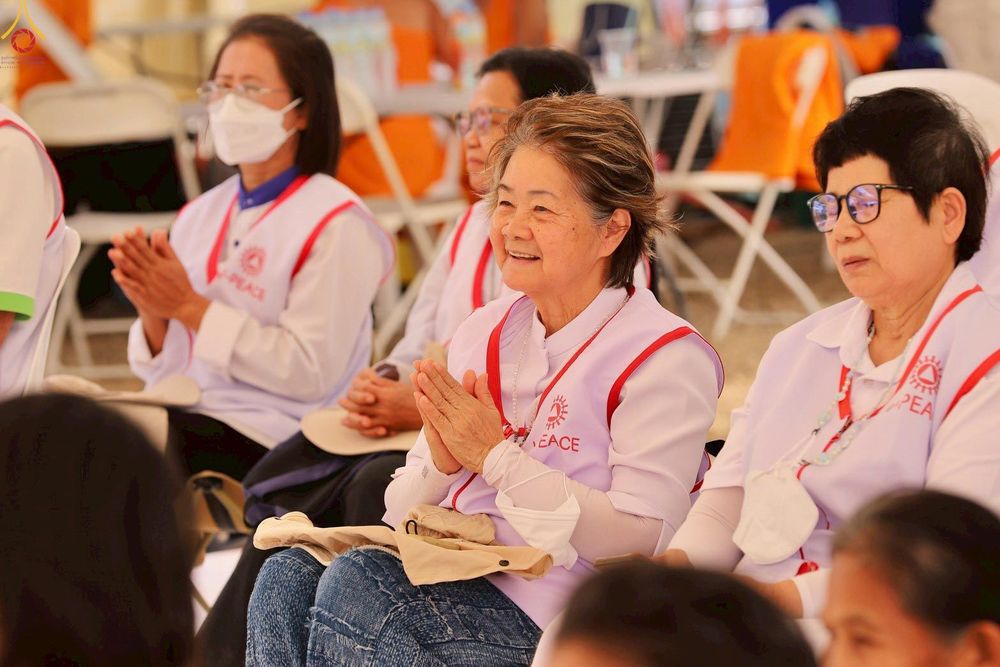 ภาพ No.306715:ภาพเบื้องหลังอาสาสมัครรวมใจ ชุดที่ 5 ในโครงการธรรมยาตรา กตัญญูบูชา มหาปูชนียาจารย์ พระมงคลเทพมุนี(สด จนฺทสโร) พระผู้ปราบมาร อนุสรณ์สถาน 7 แห่ง ปีที่ 14