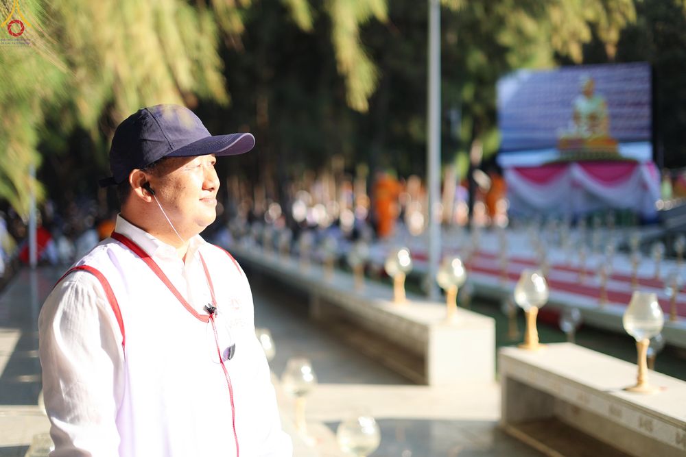 ภาพ No.301404:ภาพเบื้องหลังอาสาสมัครรวมใจ ชุดที่ 4 ในโครงการธรรมยาตรา กตัญญูบูชา มหาปูชนียาจารย์ พระมงคลเทพมุนี(สด จนฺทสโร) พระผู้ปราบมาร อนุสรณ์สถาน 7 แห่ง ปีที่ 14