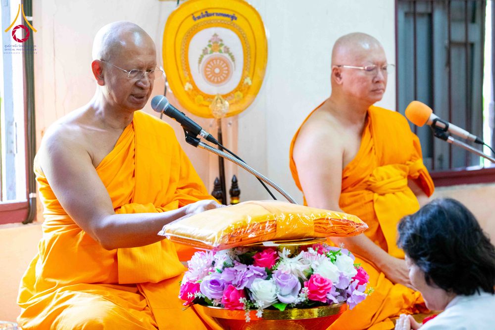 ภาพ No.298899:วันที่ 16 มกราคม พ.ศ. 2569 พิธีทอดผ้าป่าทำนุบำรุงศาสนสถาน ณ วัดอัมพวัน ต.บางม่วง อ.บางใหญ่ จ.นนทบุรี ในโครงการธรรมยาตรา กตัญญูบูชา มหาปูชนียาจารย์ พระมงคลเทพมุนี(สด จนฺทสโร) พระผู้ปราบมาร อนุสรณ์สถาน 7 แห่ง ปีที่ 14