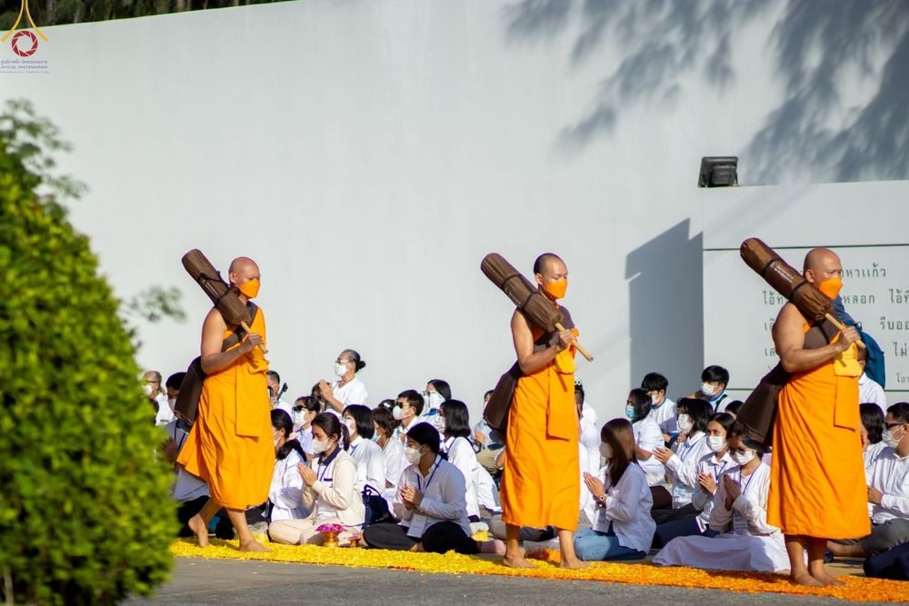 ภาพ No.70849:พิธีต้อนรับพระธรรมยาตรา ในโครงการธรรมยาตรากตัญญูบูชา มหาปูชนียาจารย์ พระมงคลเทพมุนี(สด จนฺทสโร) พระผู้ปราบมาร อนุสรณ์สถาน 7 แห่ง ปีที่ 11 วันที่ 14 มกราคม พ.ศ. 2566 ณ อนุสรณ์สถานลำดับที่ 3 สถานที่เกิดในเพศสมณะ วัดสองพี่น้อง อ.สองพี่น้อง จ.สุพรรณบุรี