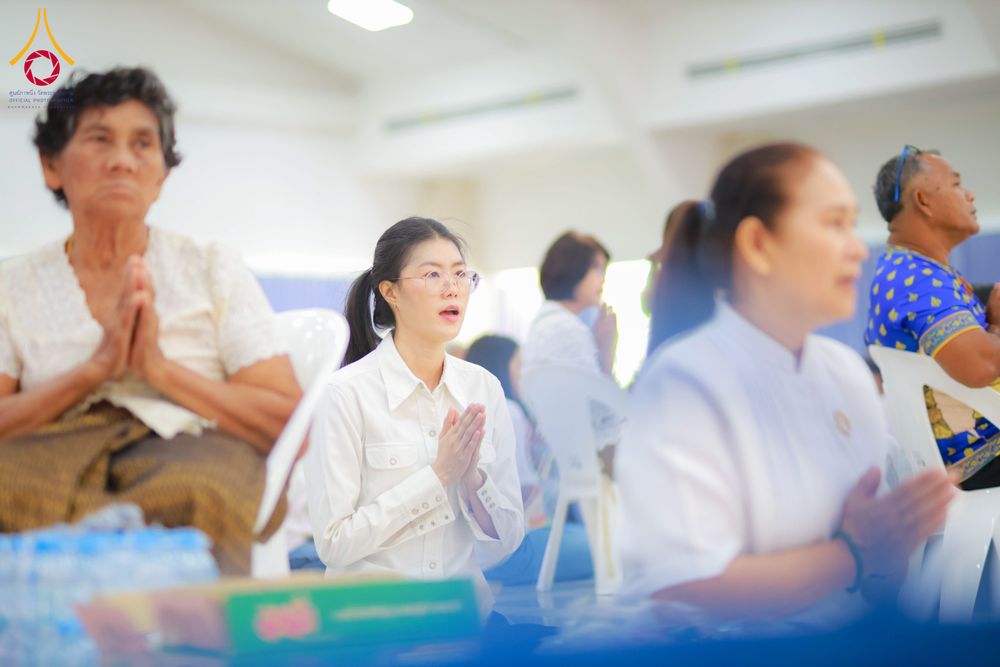 ภาพ No.321808:วันที่ 12 เมษายน พ.ศ.2569 ตักบาตรสงกรานต์ฉลองสามเณรใหม่  ณ ศูนย์ปฏิบัติธรรมระยอง(บ้านช่องลม)