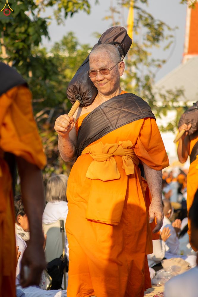 ภาพ No.295361:วันที่ 16 มกราคม พ.ศ. 2569 พิธีต้อนรับพระธรรมยาตรา อนุสรณ์สถานลำดับที่ 4 (ภาพชุดที่ 2) สถานที่เกิดด้วยกายธรรม ณ วัดโบสถ์บน ต.บางคูเวียง จ.นนทบุรี ในโครงการธรรมยาตรา กตัญญูบูชา มหาปูชนียาจารย์ พระมงคลเทพมุนี(สด จนฺทสโร) พระผู้ปราบมาร อนุสรณ์สถาน 7 แห่ง ปี