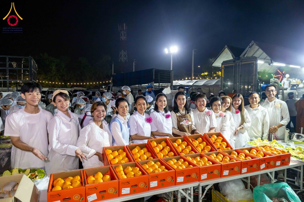 ภาพ No.296598:วันที่ 18 มกราคม พ.ศ. 2569 พิธีถวายภัตตาหารเป็นสังฆทาน แด่พระธรรมยาตรา ณ วัดโบสถ์บน ต.บางคูเวียง จ.นนทบุรี อนุสรณ์สถานลำดับที่ 4 สถานที่เกิดด้วยกายธรรม ในโครงการธรรมยาตรา กตัญญูบูชา มหาปูชนียาจารย์ พระมงคลเทพมุนี(สด จนฺทสโร) พระผู้ปราบมาร อนุสรณ์สถาน 7 แ