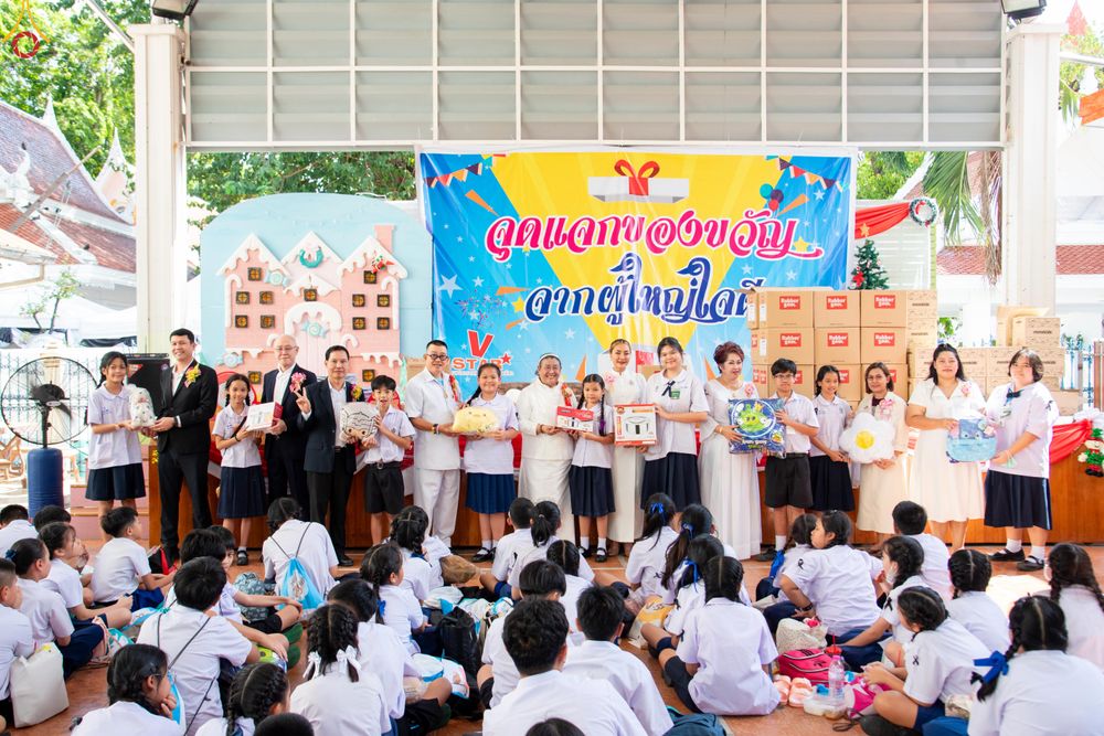 ภาพ No.288998:วันพุธที่ 17 ธันวาคม พ.ศ.2568 กิจกรรมเยาวชนไทยรวมใจทำความดี "เด็กดีมหานคร ต้นแบบด้านศีลธรรม" แข่งขันสอบตอบปัญหาศีลธรรมในพระพุทธศาสนา ครั้งที่ 7 และวันรวมพลังเด็กดี V-Star ประจำปี 2568 ณ วัดมหาธาตุยุวราชรังสฤษฎิ์ราชวรมหาวิหาร กรุงเทพมหานคร