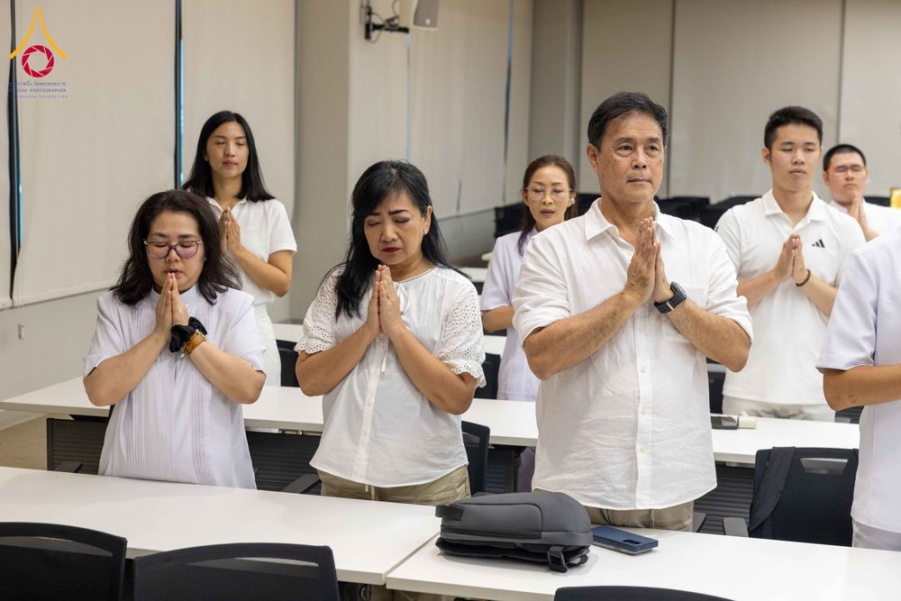 ภาพ No.324868:วันพฤหัสบดีที่ 23 เมษายน พ.ศ.2569  หลวงพ่อทัตตชีโว รองเจ้าอาวาสวัดพระธรรมกาย ถวายการต้อนรับและปฏิสันถารคณะชาวอินโดนีเซีย