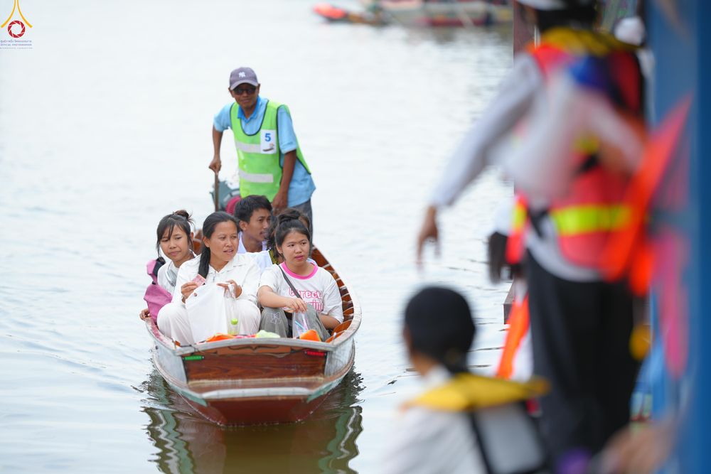 ภาพ No.294938:วันที่ 14 มกราคม พ.ศ. 2569 พิธีต้อนรับพระธรรมยาตรา อนุสรณ์สถานลำดับที่ 4  สถานที่เกิดด้วยกายธรรม ณ วัดโบสถ์บน ต.บางคูเวียง จ.นนทบุรี ในโครงการธรรมยาตรา กตัญญูบูชา มหาปูชนียาจารย์ พระมงคลเทพมุนี(สด จนฺทสโร) พระผู้ปราบมาร อนุสรณ์สถาน 7 แห่ง ปีที่ 14