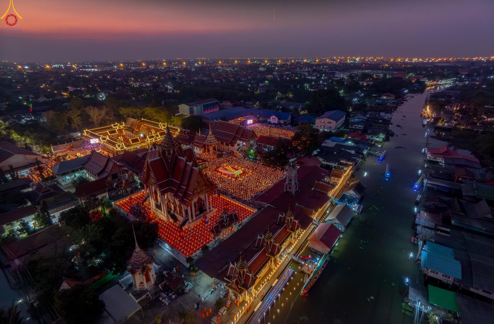 ภาพ No.297161:วันที่ 17 มกราคม พ.ศ. 2569 พิธีจุดประทีปถวายเป็นพุทธบูชา และบูชาธรรมมหาปูชนียาจารย์ (ภาพชุดที่ 2) ณ วัดโบสถ์บน ต.บางคูเวียง จ.นนทบุรี อนุสรณ์สถานลำดับที่ 4 สถานที่เกิดด้วยกายธรรม ในโครงการธรรมยาตรา กตัญญูบูชา มหาปูชนียาจารย์ พระมงคลเทพมุนี(สด จนฺทสโร) พร