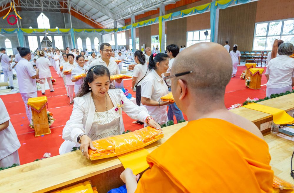 ภาพ No.315608:วันอาทิตย์ ที่ 22 มีนาคม พ.ศ. 2569 พิธีทอดผ้าป่าฉลองพระประธาน พิธีประดิษฐานพระบรมสารีริกธาตุในองค์พระประธาน พิธีจารึกชื่อบรรจุในแผ่นฌาน ณ ศูนย์ปฏิบัติธรรมสมุทรปราการ (บางบ่อ)