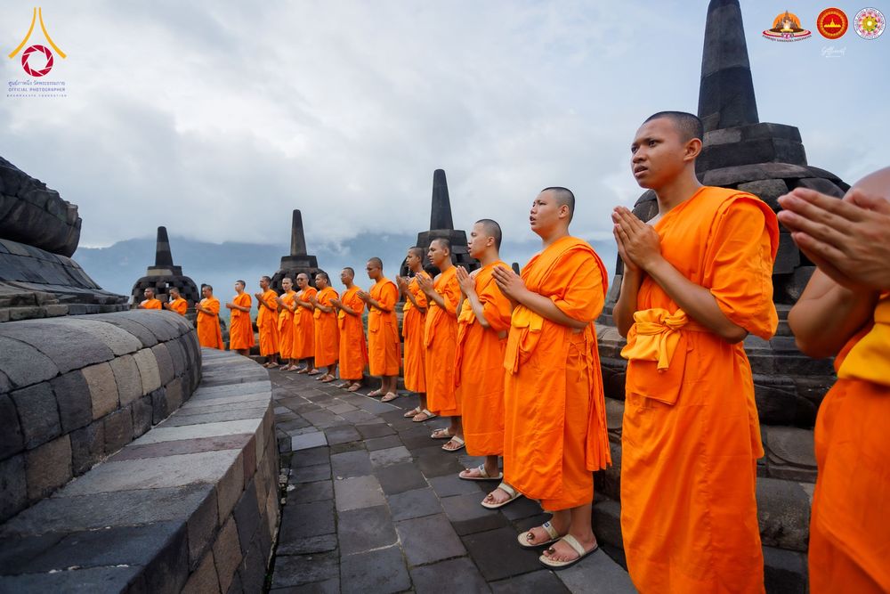 ภาพ No.280091:วันที่ 31 ธันวาคม พ.ศ. 2568 เดินธรรมยาตราที่บรมพุทธโธ อินโดนีเซีย