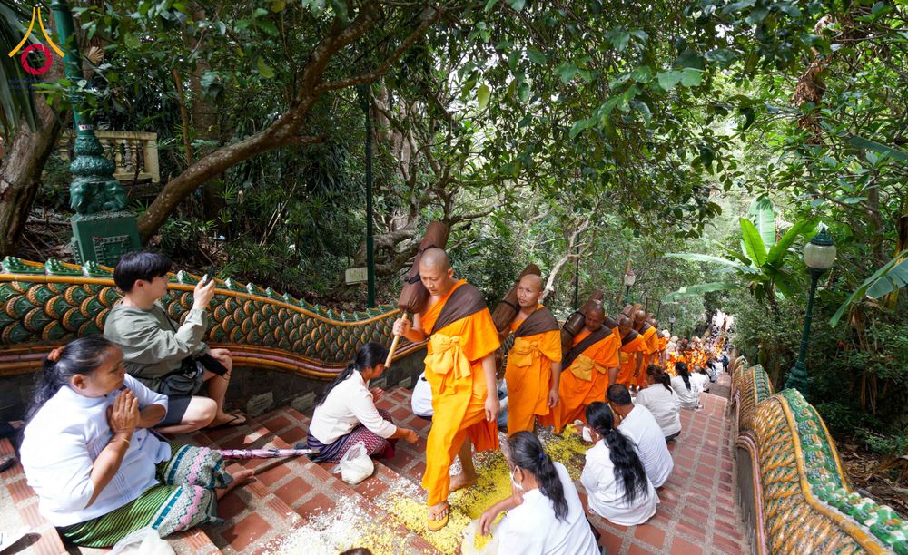 ภาพ No.329174:วันเสาร์ที่ 16 พฤษภาคม พ.ศ.2569 ธรรมยาตรา เดินดูดวงขึ้นดอยฉลองแชมป์บาลี วัดบ้านขุน อำเภอฮอด จังหวัดเชียงใหม่