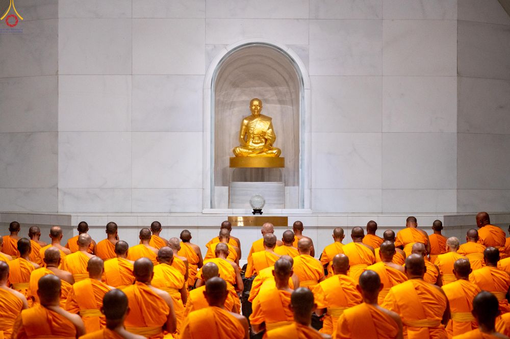 ภาพ No.288382:วันที่ 4 มกราคม พ.ศ. 2569 พระธรรมยาตราปฏิบัติธรรม และถ่ายภาพหมู่ประวัติศาสตร์ ในโครงการธรรมยาตรา กตัญญูบูชา มหาปูชนียาจารย์ พระมงคลเทพมุนี(สด จนฺทสโร) พระผู้ปราบมาร อนุสรณ์สถาน 7 แห่ง ปีที่ 14 ณ อนุสรณ์สถานมหาวิหารพระมงคลเทพมุนี (โลตัสแลนด์) อ.สองพี่น้อง