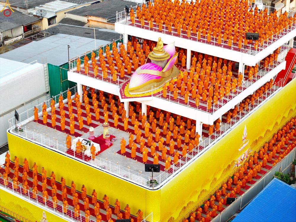 ภาพ No.302832:วันที่ 24 มกราคม พ.ศ. 2569 พิธีจุดประทีปธรรมถวายเป็นพุทธบูชา  และบูชาธรรมมหาปูชนียาจารย์  ณ อาคารธรรมยาตรา กตัญญูบูชามหาปูชนียาจารย์  ตรงข้ามวัดปากน้ำภาษีเจริญ จ.กรุงเทพมหานคร ในโครงการธรรมยาตรา กตัญญูบูชา มหาปูชนียาจารย์ พระมงคลเทพมุนี(สด จนฺทสโร) พระผู