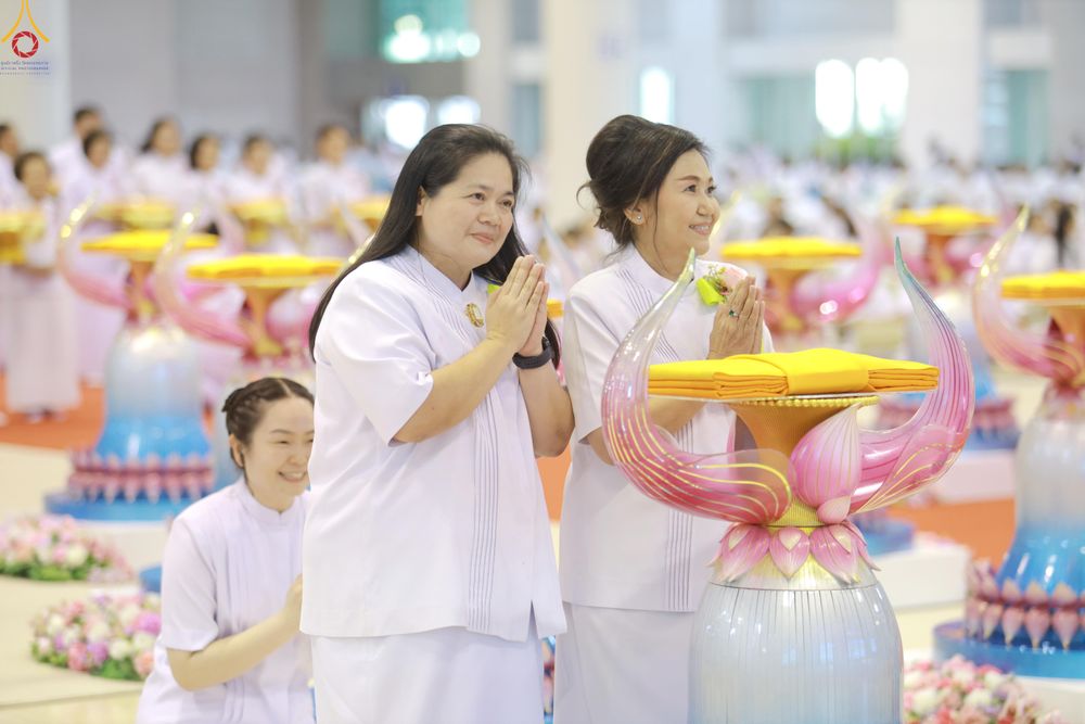 ภาพ No.318528:วันอาทิตย์ต้นเดือนที่ 5 เมษายน พ.ศ.2569 พิธีทอดผ้าป่าสมทบมหาสังฆทาน 40,000 กว่าวัดทั่วประเทศ ณ สภาธรรมกายสากล วัดพระธรรมกาย