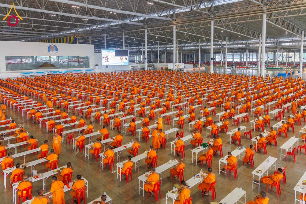 ภาพ No.306368:วันที่ 30 มกราคม พ.ศ. 2569 พิธีถวายภัตตาหารเป็นสังฆทาน แด่พระธรรมยาตรา ณ วัดพระธรรมกาย  จังหวัดปทุมธานี ในโครงการธรรมยาตรา กตัญญูบูชา มหาปูชนียาจารย์ พระมงคลเทพมุนี(สด จนฺทสโร) พระผู้ปราบมาร อนุสรณ์สถาน 7 แห่ง ปีที่ 14