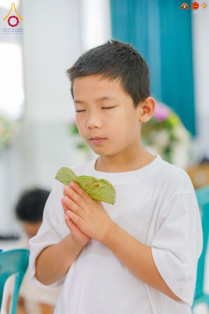 ภาพ No.284439:วันพุธที่ 17  ธันวาคม พ.ศ.2568  พิธีปลงผมนาคธรรมทายาท  โครงการบรรพชาสามเณรและบวชอุบาสิกาแก้ว  ณ วิทยาลัยศรีวิจายา (Sekolah Tinggi Agama Buddha Negeri Sriwijaya) เมืองตังเกอรัง จังหวัดบันเตน ประเทศอินโดนีเซีย