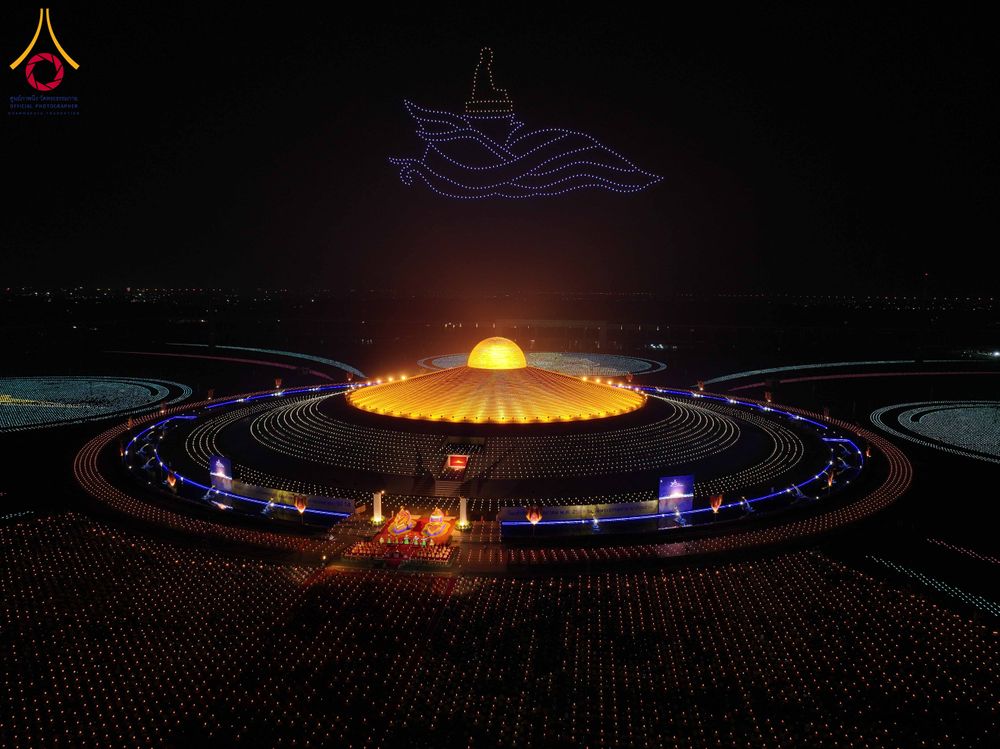 ภาพ No.307248:วันที่ 31 มกราคม พ.ศ. 2569  พิธีจุดประทีปธรรมถวายเป็นพุทธบูชา  และบูชาธรรมมหาปูชนียาจารย์ (ภาพชุดที่ 1) ณ วัดพระธรรมกาย ปทุมธานี ในโครงการธรรมยาตรา กตัญญูบูชา มหาปูชนียาจารย์ พระมงคลเทพมุนี(สด จนฺทสโร) พระผู้ปราบมาร อนุสรณ์สถาน 7 แห่ง ปีที่ 14