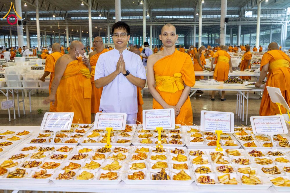 ภาพ No.306858:วันที่ 31 มกราคม พ.ศ. 2569 พิธีถวายภัตตาหารเป็นสังฆทาน แด่พระธรรมยาตรา ณ วัดพระธรรมกาย  จังหวัดปทุมธานี ในโครงการธรรมยาตรา กตัญญูบูชา มหาปูชนียาจารย์ พระมงคลเทพมุนี(สด จนฺทสโร) พระผู้ปราบมาร อนุสรณ์สถาน 7 แห่ง ปีที่ 14