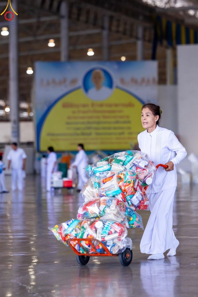 ภาพ No.207377:พิธีตักบาตร และปฏิบัติธรรมช่วงสาย ในวันมาฆบูชา วันพุธที่ 12 กุมภาพันธ์ พ.ศ. 2568 ณ วัดพระธรรมกาย จังหวัดปทุมธานี