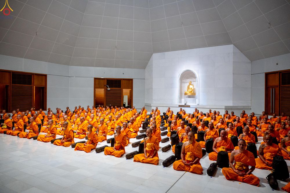 ภาพ No.288390:วันที่ 4 มกราคม พ.ศ. 2569 พระธรรมยาตราปฏิบัติธรรม และถ่ายภาพหมู่ประวัติศาสตร์ ในโครงการธรรมยาตรา กตัญญูบูชา มหาปูชนียาจารย์ พระมงคลเทพมุนี(สด จนฺทสโร) พระผู้ปราบมาร อนุสรณ์สถาน 7 แห่ง ปีที่ 14 ณ อนุสรณ์สถานมหาวิหารพระมงคลเทพมุนี (โลตัสแลนด์) อ.สองพี่น้อง