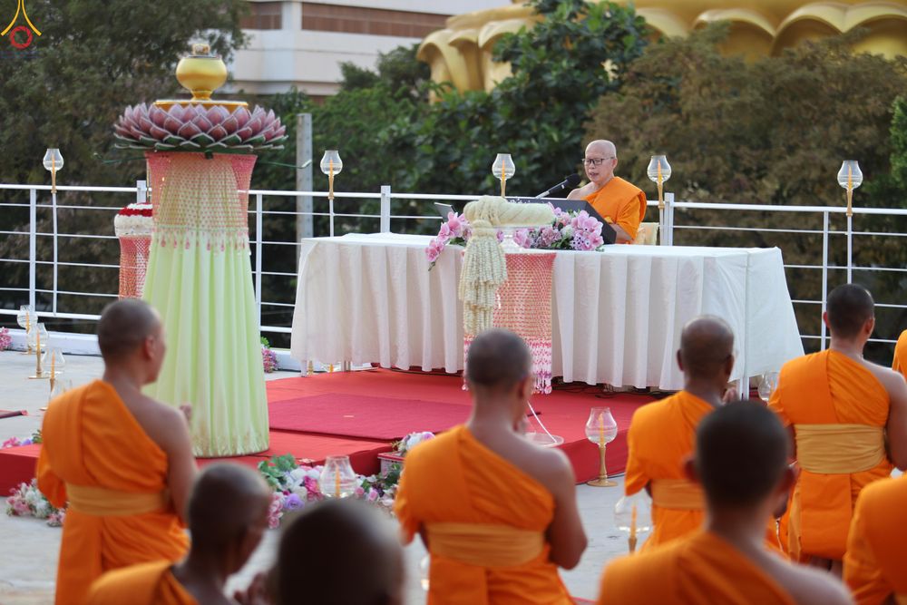 ภาพ No.302840:วันที่ 24 มกราคม พ.ศ. 2569 พิธีจุดประทีปธรรมถวายเป็นพุทธบูชา  และบูชาธรรมมหาปูชนียาจารย์  ณ อาคารธรรมยาตรา กตัญญูบูชามหาปูชนียาจารย์  ตรงข้ามวัดปากน้ำภาษีเจริญ จ.กรุงเทพมหานคร ในโครงการธรรมยาตรา กตัญญูบูชา มหาปูชนียาจารย์ พระมงคลเทพมุนี(สด จนฺทสโร) พระผู