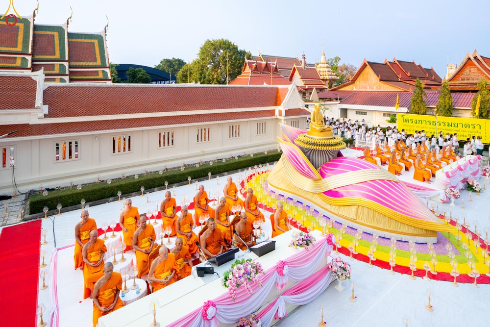 ภาพ No.296854:วันที่ 17 มกราคม พ.ศ. 2569 พิธีจุดประทีปถวายเป็นพุทธบูชา และบูชาธรรมมหาปูชนียาจารย์  ณ วัดโบสถ์บน ต.บางคูเวียง จ.นนทบุรี อนุสรณ์สถานลำดับที่ 4 สถานที่เกิดด้วยกายธรรม ในโครงการธรรมยาตรา กตัญญูบูชา มหาปูชนียาจารย์ พระมงคลเทพมุนี(สด จนฺทสโร) พระผู้ปราบมาร อ