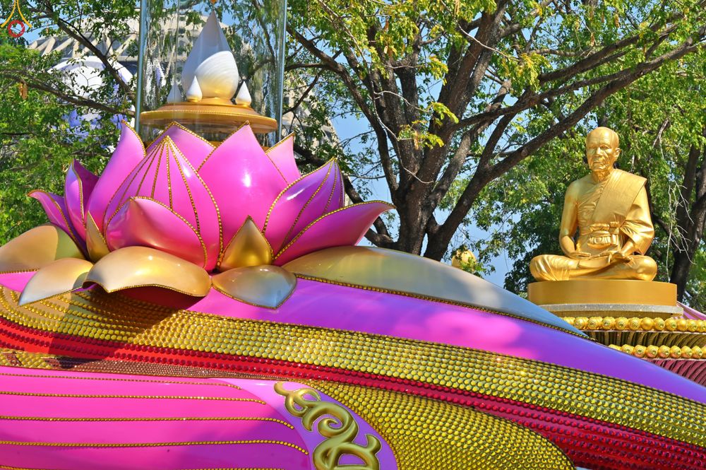 ภาพ No.304724:วันที่ 25 มกราคม พ.ศ. 2569 พิธีต้อนรับพระธรรมยาตรา (ภาพชุดที่ 2) รร.สามัคคีราษฏร์บำรุง-วัดพระธรรมกาย ในโครงการธรรมยาตรา กตัญญูบูชา มหาปูชนียาจารย์ พระมงคลเทพมุนี(สด จนฺทสโร) พระผู้ปราบมาร อนุสรณ์สถาน 7 แห่ง ปีที่ 14