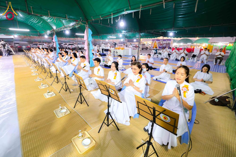 ภาพ No.298605:วันที่ 20 มกราคม พ.ศ. 2569 พิธีถวายภัตตาหารเป็นสังฆทาน แด่พระธรรมยาตรา ณ อนุสรณ์สถานบางปลา วัดบางปลา อำเภอบางเลน จังหวัดนครปฐม ในโครงการธรรมยาตรา กตัญญูบูชา มหาปูชนียาจารย์ พระมงคลเทพมุนี(สด จนฺทสโร) พระผู้ปราบมาร อนุสรณ์สถาน 7 แห่ง ปีที่ 14