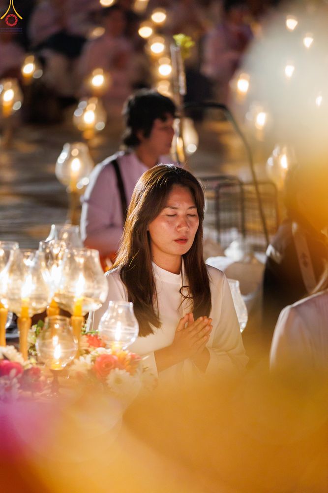 ภาพ No.294157:วันที่ 13 มกราคม พ.ศ. 2569 พิธีจุดประทีปถวายเป็นพุทธบูชา และบูชาธรรมมหาปูชนียาจารย์  (ภาพชุดที่ 2) ณ วัดสองพี่น้อง ต.ต้นตาล อ.สองพี่น้อง จ.สุพรรณบุรี ในโครงการธรรมยาตรา กตัญญูบูชา มหาปูชนียาจารย์ พระมงคลเทพมุนี(สด จนฺทสโร) พระผู้ปราบมาร อนุสรณ์สถาน 7 แห่