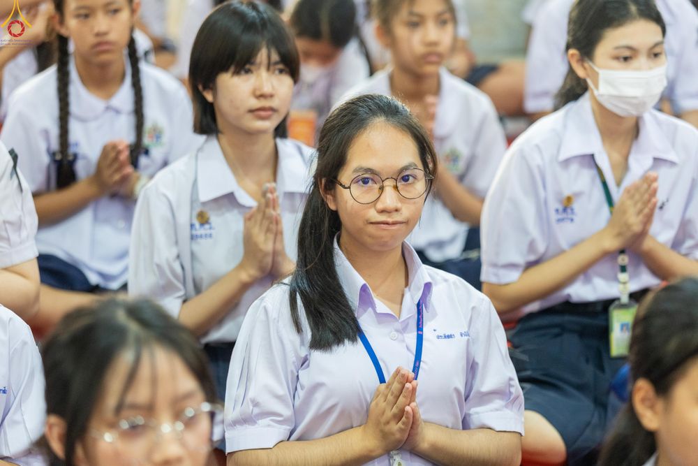 ภาพ No.289060:วันพุธที่ 17 ธันวาคม พ.ศ.2568 กิจกรรมเยาวชนไทยรวมใจทำความดี "เด็กดีมหานคร ต้นแบบด้านศีลธรรม" แข่งขันสอบตอบปัญหาศีลธรรมในพระพุทธศาสนา ครั้งที่ 7 และวันรวมพลังเด็กดี V-Star ประจำปี 2568 ณ วัดมหาธาตุยุวราชรังสฤษฎิ์ราชวรมหาวิหาร กรุงเทพมหานคร