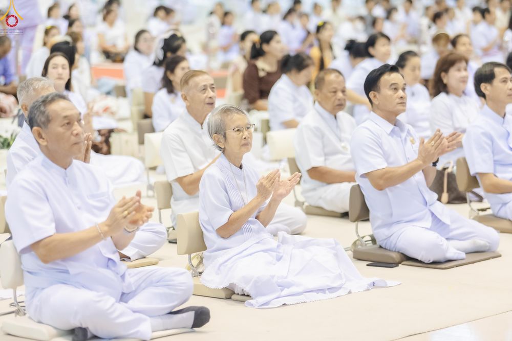 ภาพ No.327806:วันที่ 3 พฤษภาคม พ.ศ.2569 พิธีรับมอบพระบรมสารีริกธาตุ จากสาธารณรัฐแห่งสหภาพเมียนมา ณ ห้องแก้วสารพัดนึก วัดพระธรรมกาย